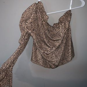 One shoulder cheetah shirt